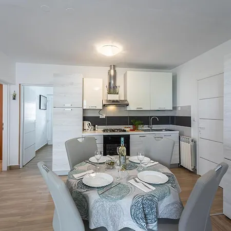 Darko Apartment *
