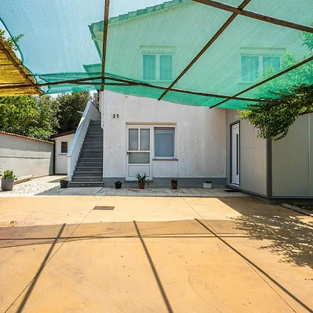 Apartment Darko